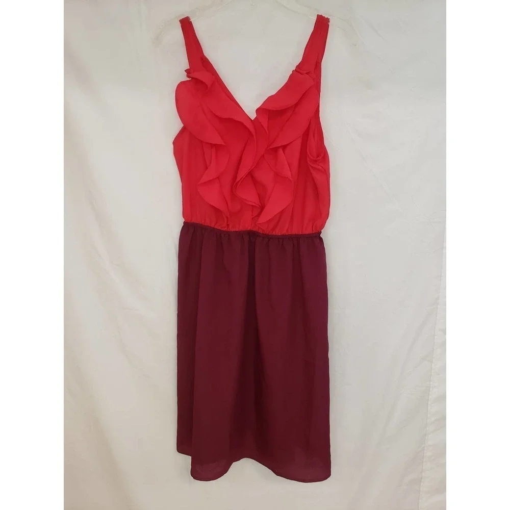 Size small Mossimo NWT dress. Red & Burgundy. Very thin. 21